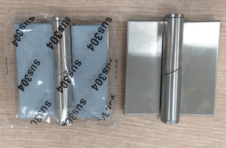 Bản lề tự nâng cửa mở panel