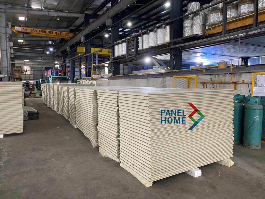 Hình ảnh panel cách nhiệt tại nhà máy sản xuất