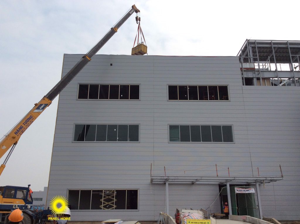 Thi công panl vách ngoài nhà xưởng