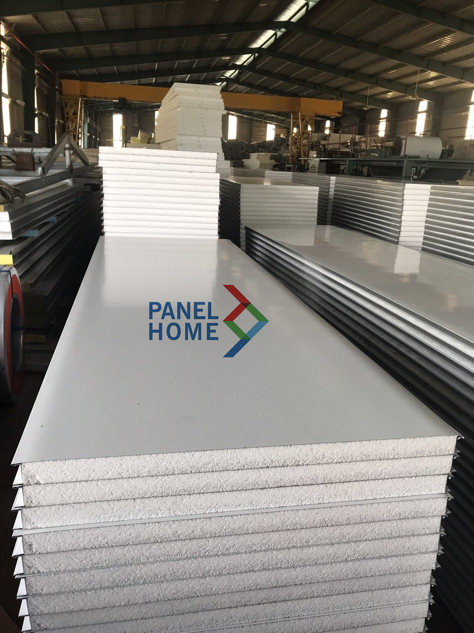 Tấm panel eps vách trong trần, bề mặt phẳng dễ thi công