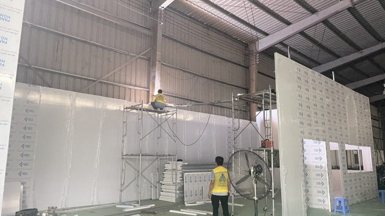 Thi công panel vách nhà xưởng