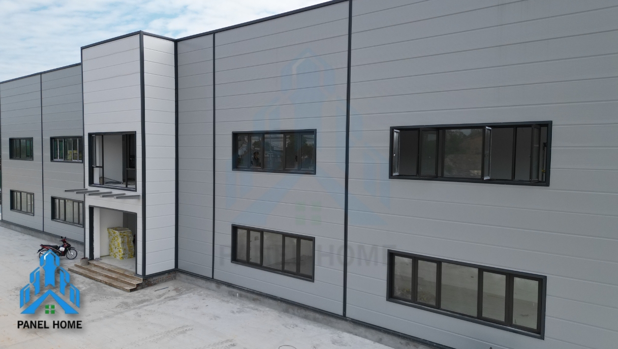 Gia cố phụ kiện, xử lý khe hở và hoàn thiện tấm panel tường ngoài