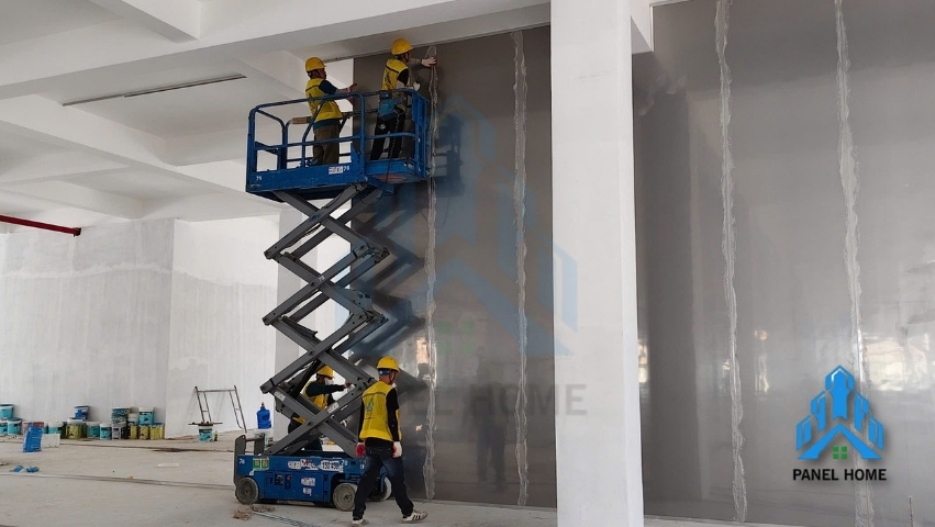 Thi công panel bông khoáng an toàn