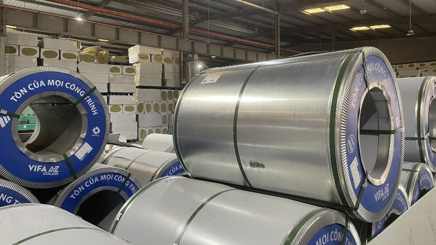 Hai lớp tôn mạ nhôm kẽm của panel rockwool