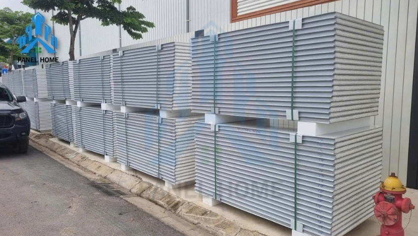 Tôn xốp 2 mặt là gì? Phân loại, ứng dụng và báo giá chi tiết